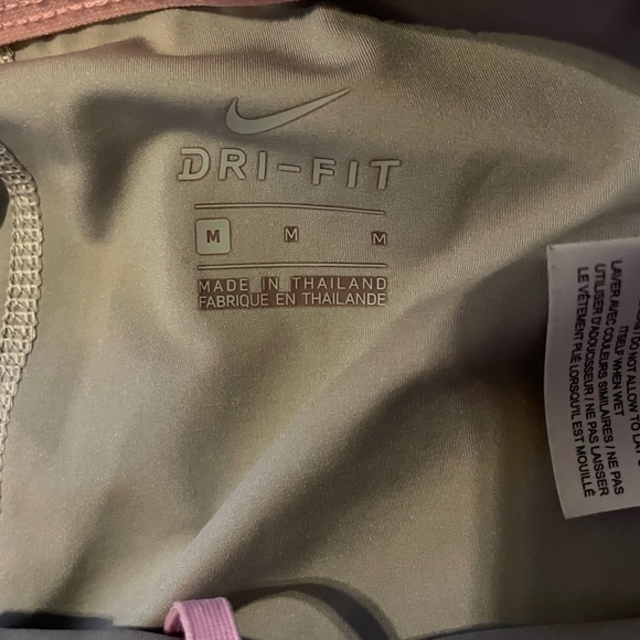 Women’s Nike Dri-Fit Running Shorts Blush Pink Size Med liner has Pockets - Picture 3 of 5